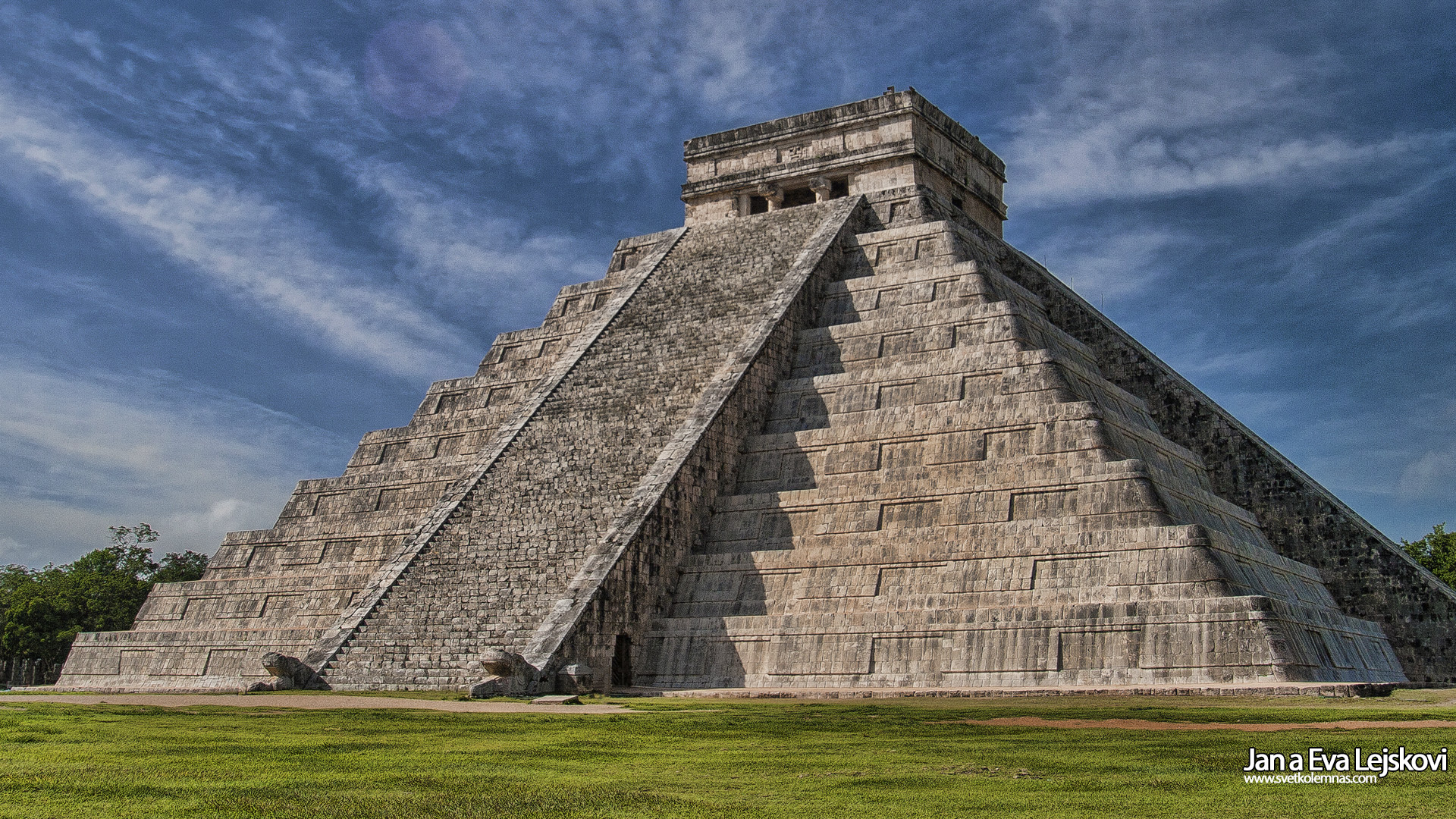 Tapeta na plochu, Mexiko - Mayské město Chichén Itza a Kukulkánova pyramida