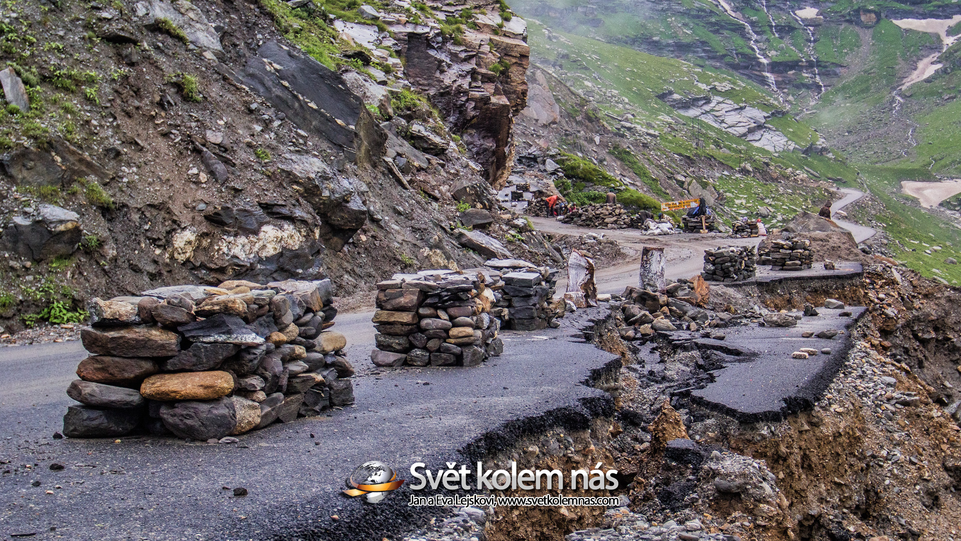 Tapeta na plochu, Indie - Cesta do průsmyku Rohtang La