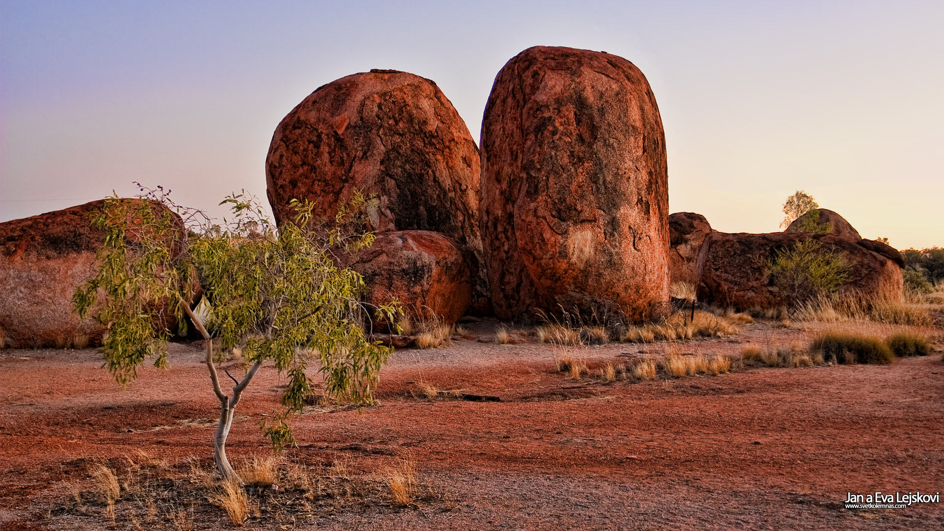 Tapeta na plochu, Austrálie - Devils Marbles